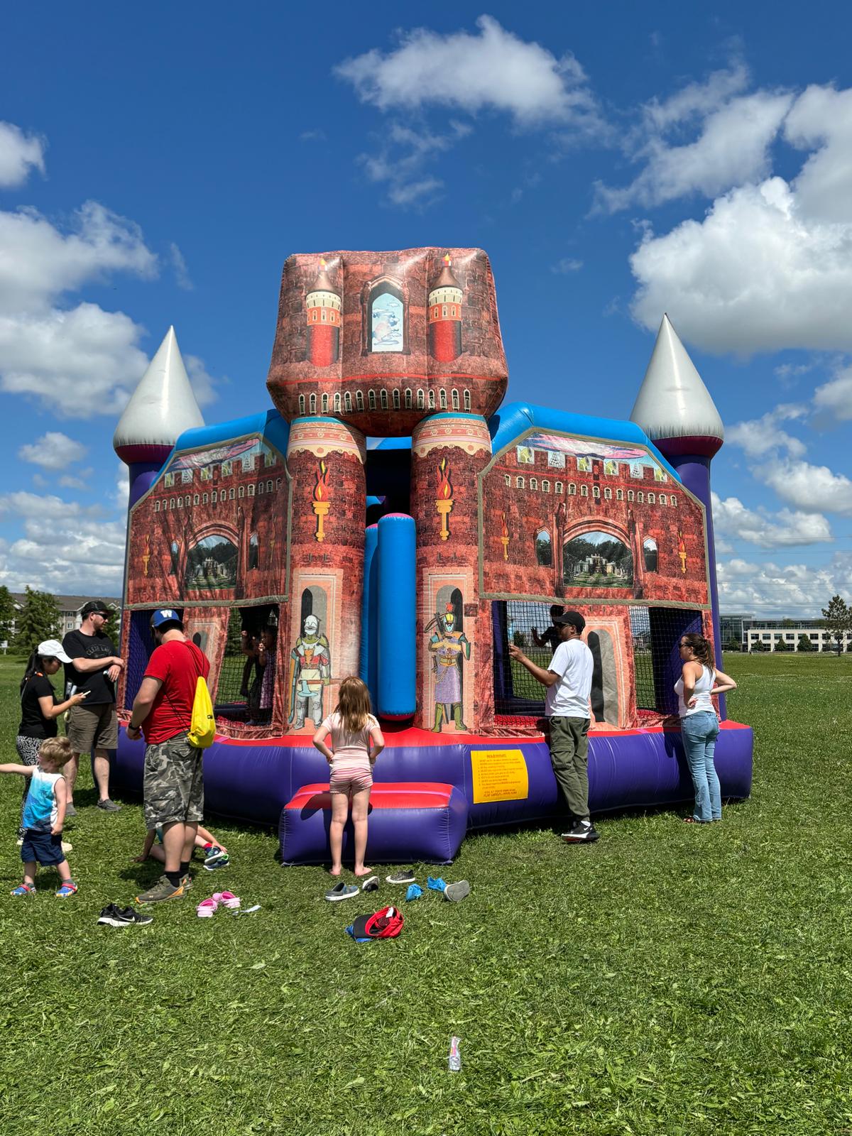 Magical Castle bouncy castle rental in Winnipeg
